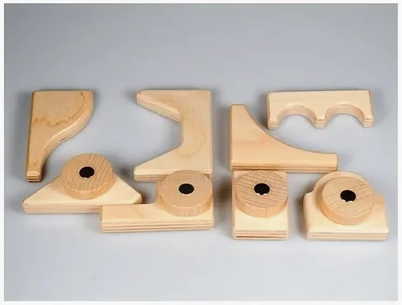 Set of chips for "Sensino": halves